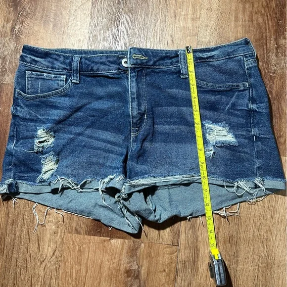 Arizona Jean Company Blue Distressed Jean Shorts - Picture 4 of 6